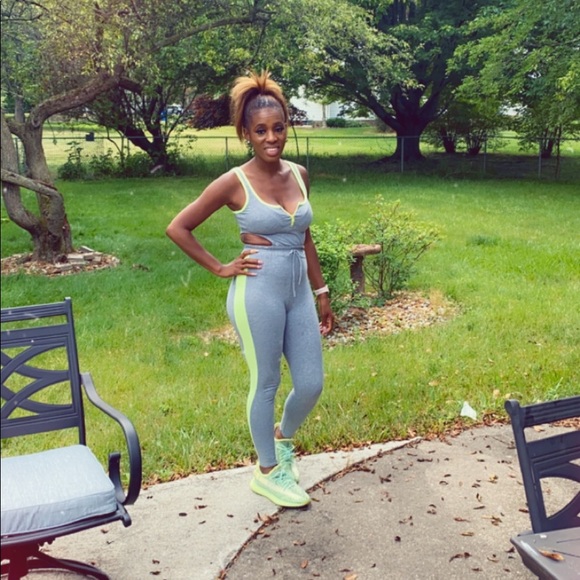 Women’s Comfy Jumpsuit - Picture 5 of 16